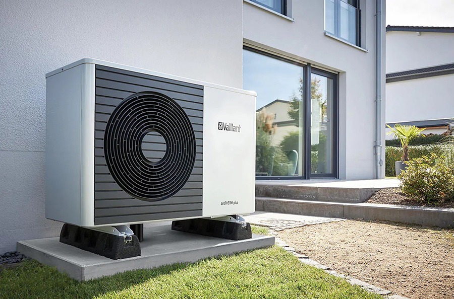https://proventus-haustechnik.at/wp-content/uploads/2022/11/Waermepumpe-Ausen-3.jpg